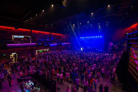 Steelhouse omaha - But before I get to that, first Steelhouse Omaha itself. Located at 11th and Dodge St. only a stone’s throw from the Holland Performing Arts Center, the new facility is destined to become a landmark for live music. From the ground up, it is an ultra-modern concert hall that appears to have erupted right out of the concrete in downtown Omaha.